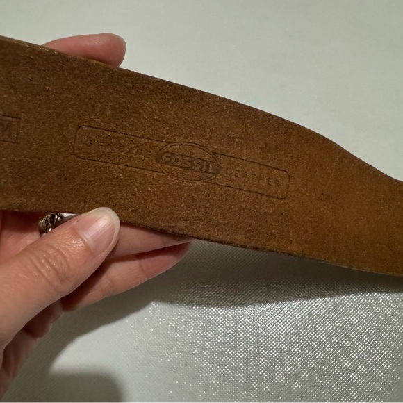 Fossil Tooled Leather Floral Belt Buckle Women’s Belt Size Medium Boho Western - Picture 5 of 6